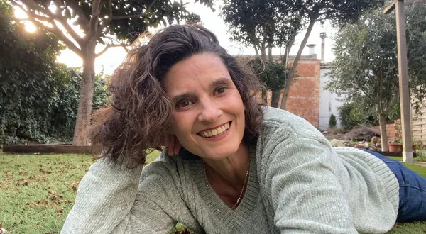 María José Dolz, especialista en naturopatía, en un entorno natural.